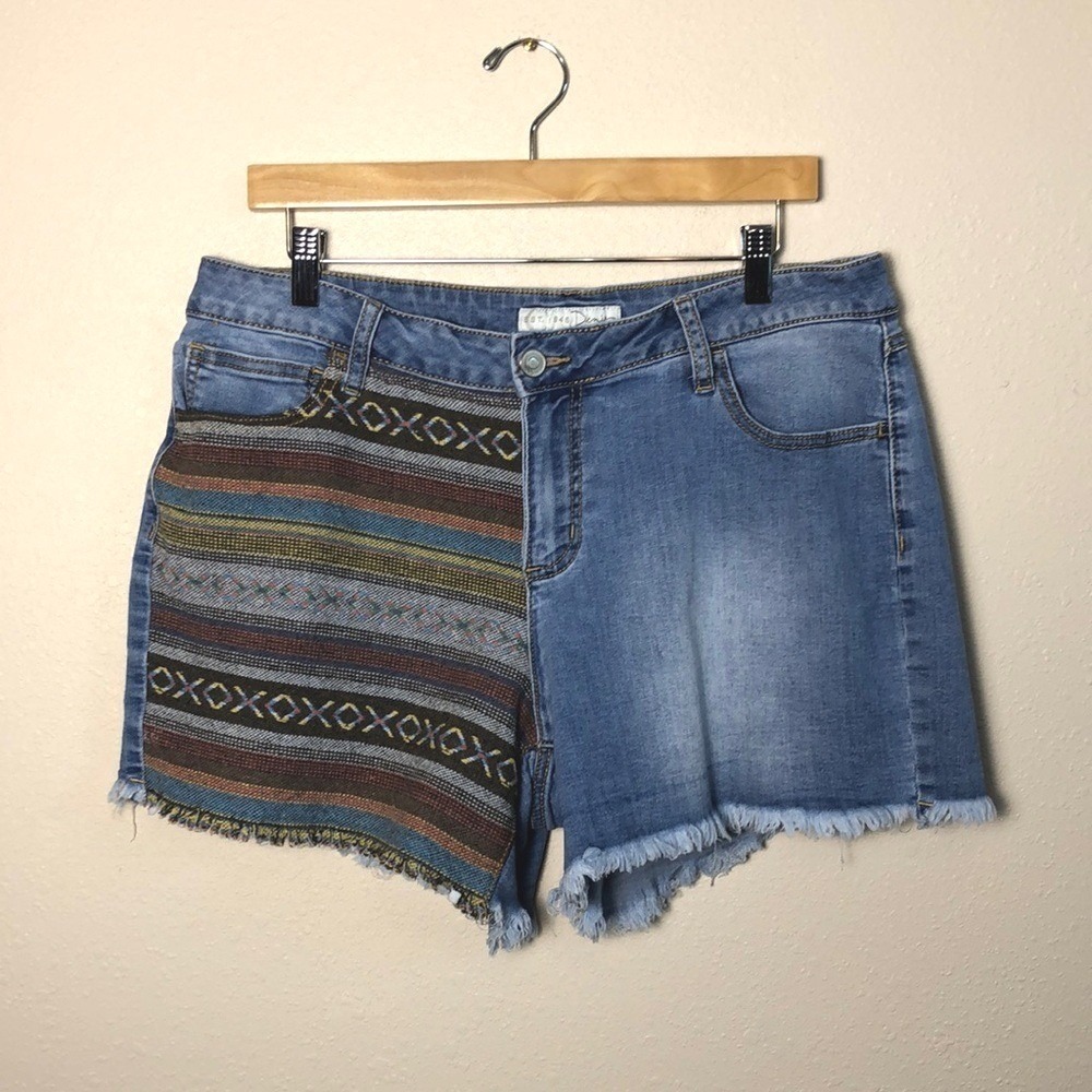 EST. 1946 Denim Women 16W Mid Rise Mixed Media Aztec Denim Shorts Cowgirl